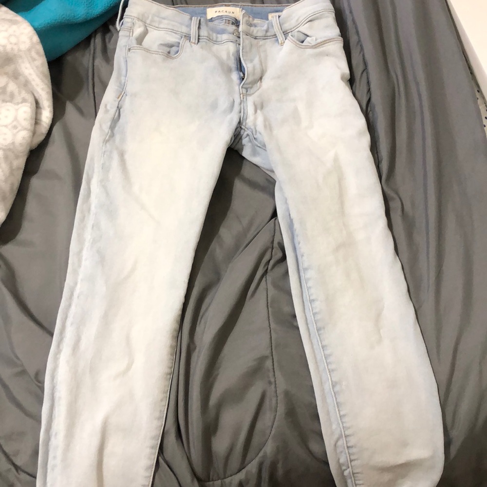No rip Pac Sun jeans